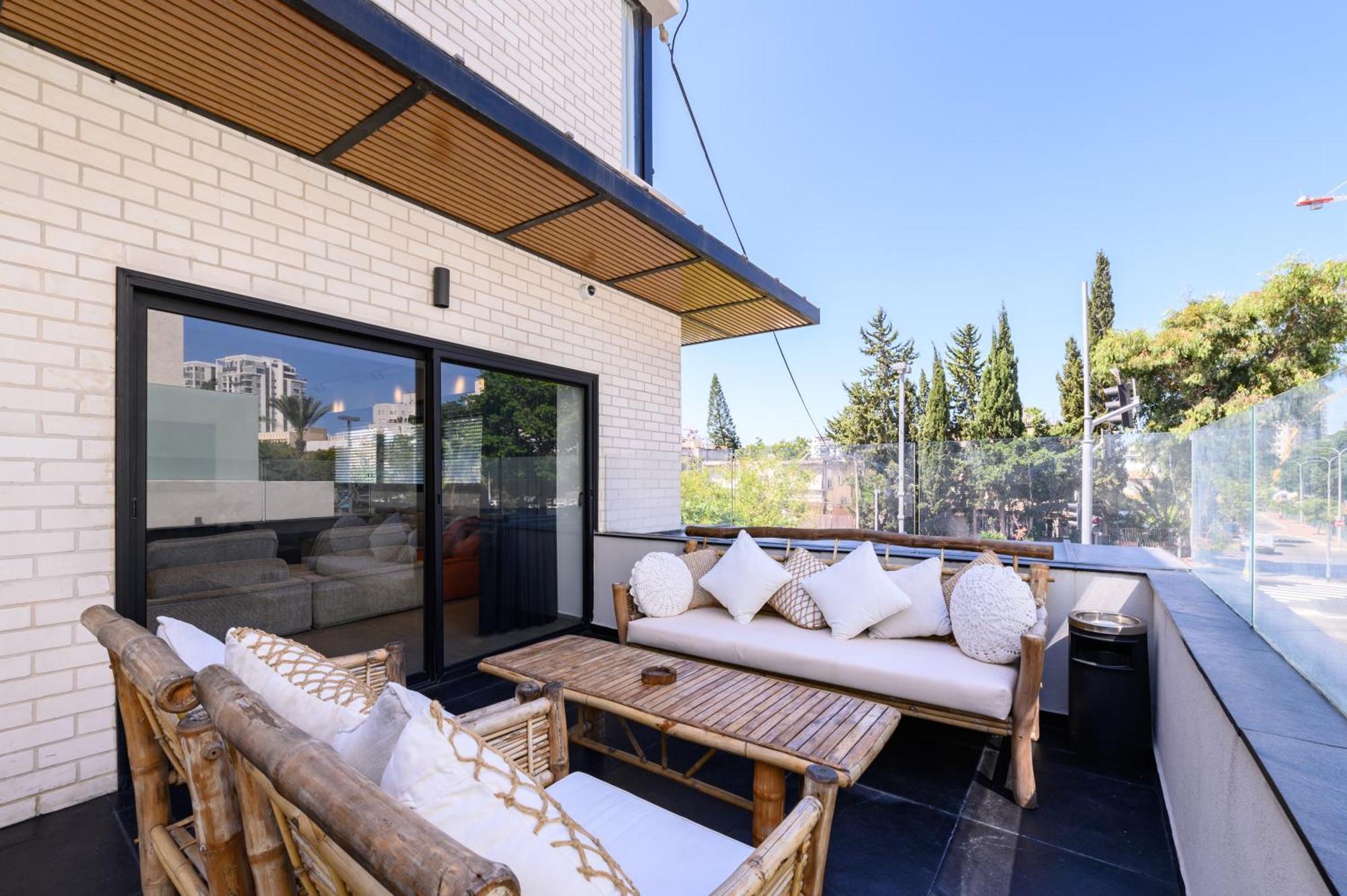 Rokah Luxury Villa At Ramat Hahayal Tel Aviv Exterior photo