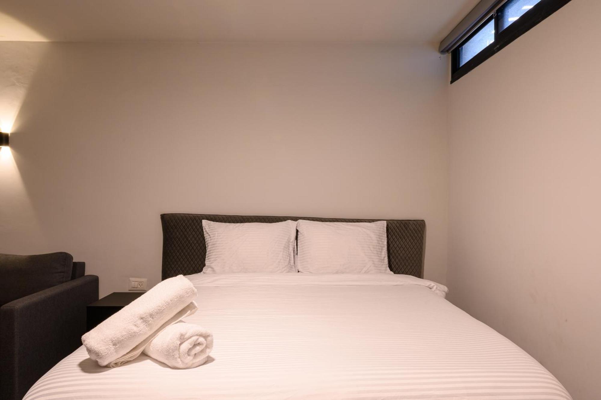 Rokah Luxury Villa At Ramat Hahayal Tel Aviv Room photo