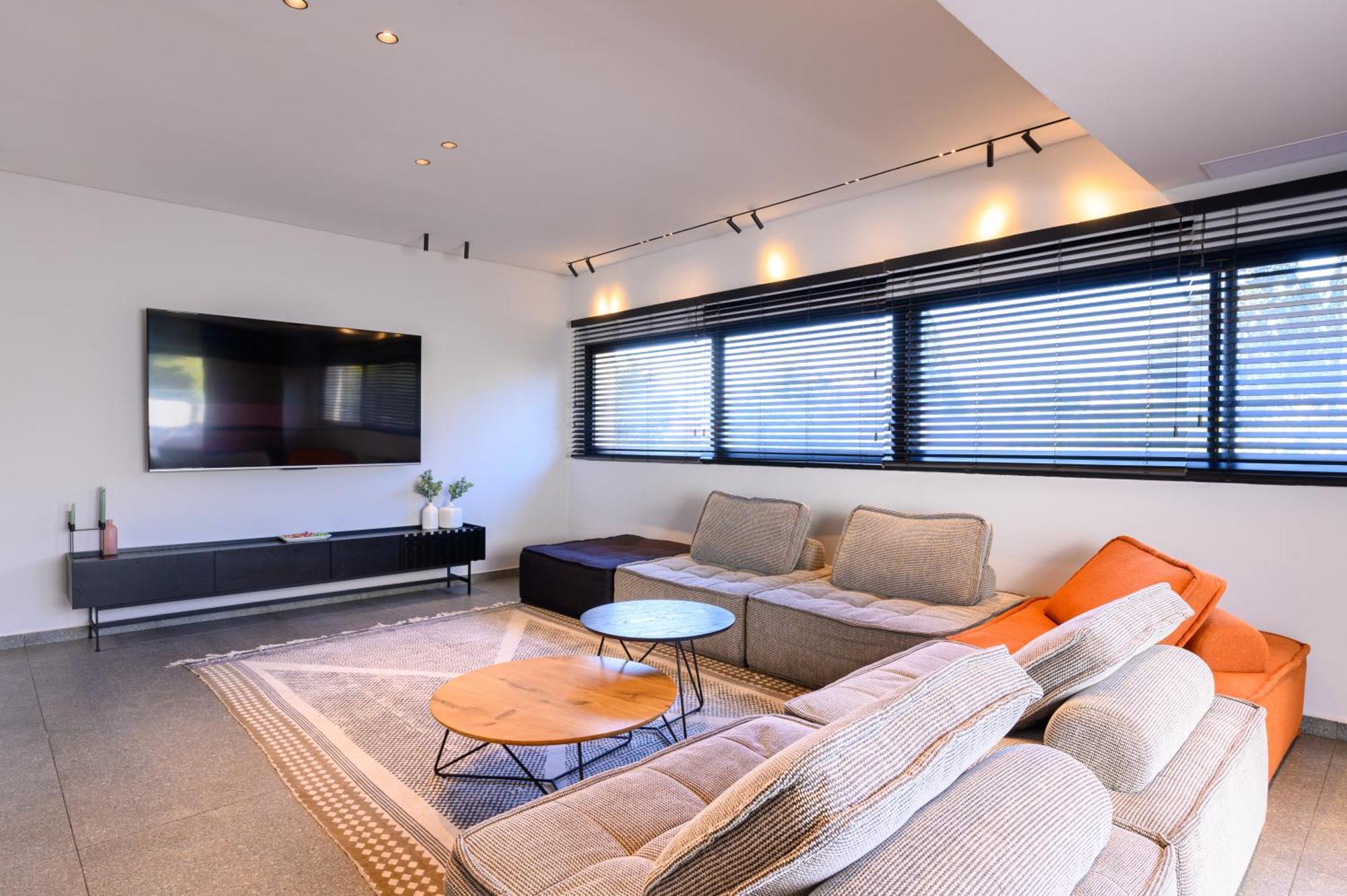 Rokah Luxury Villa At Ramat Hahayal Tel Aviv Exterior photo