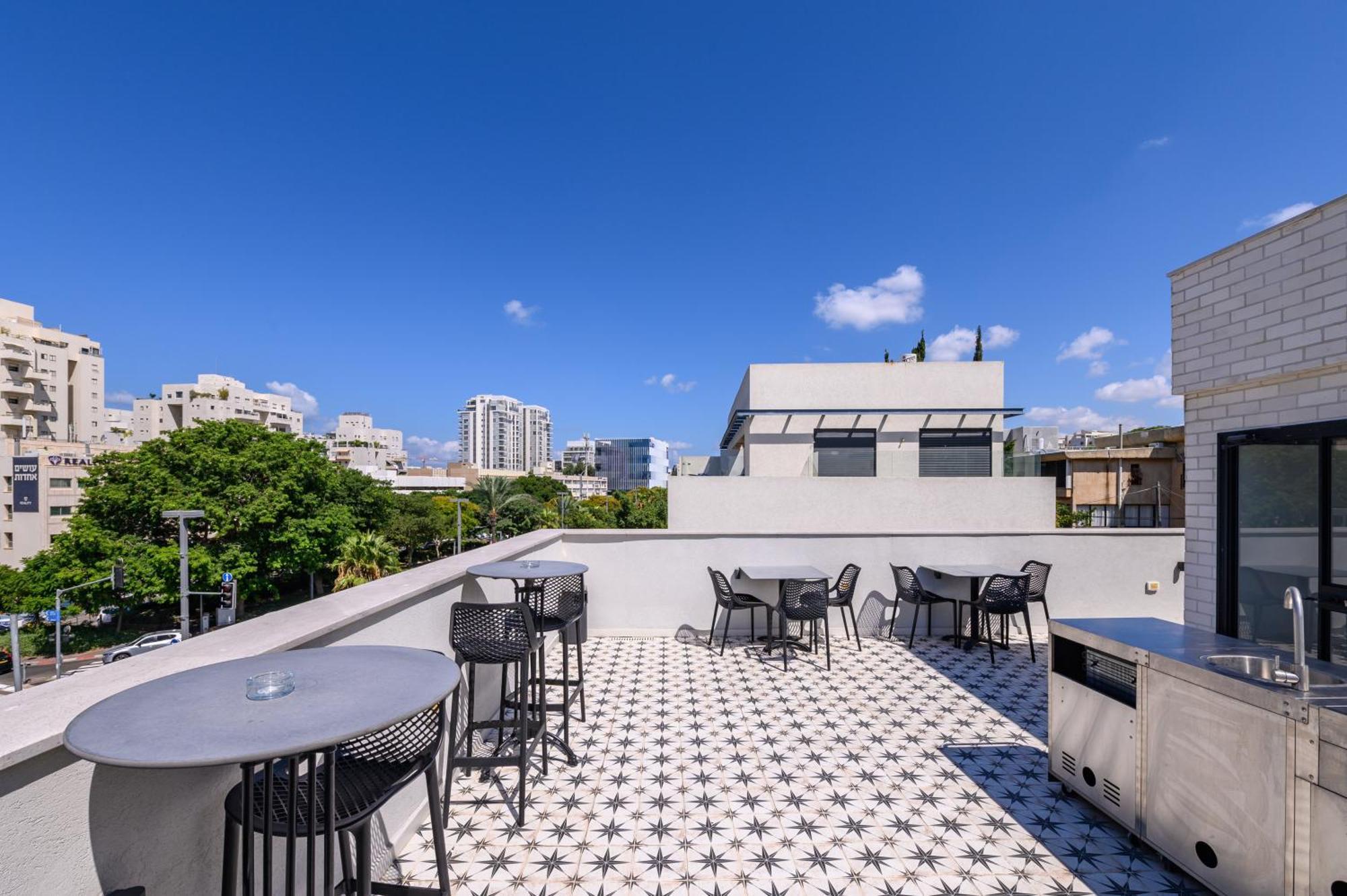 Rokah Luxury Villa At Ramat Hahayal Tel Aviv Exterior photo