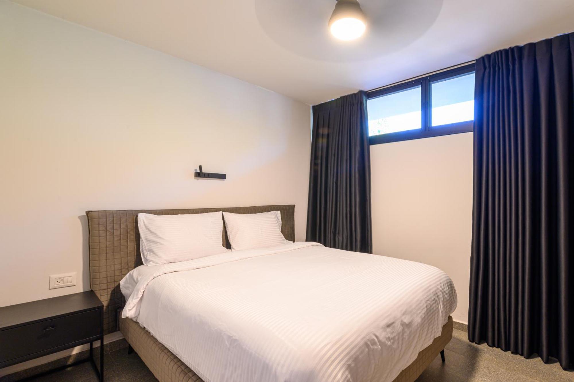 Rokah Luxury Villa At Ramat Hahayal Tel Aviv Room photo