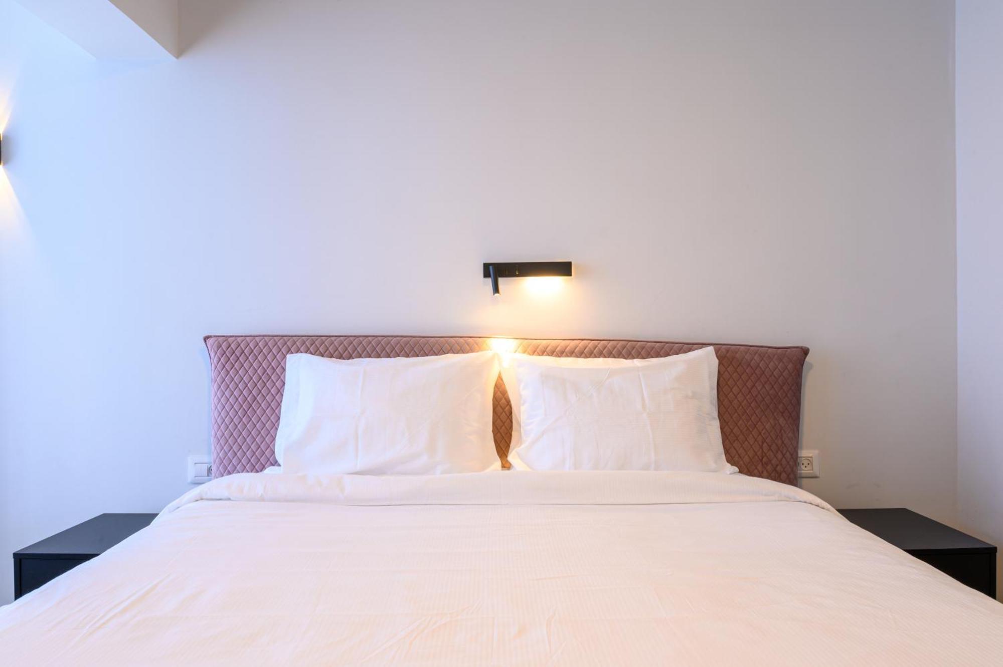 Rokah Luxury Villa At Ramat Hahayal Tel Aviv Room photo